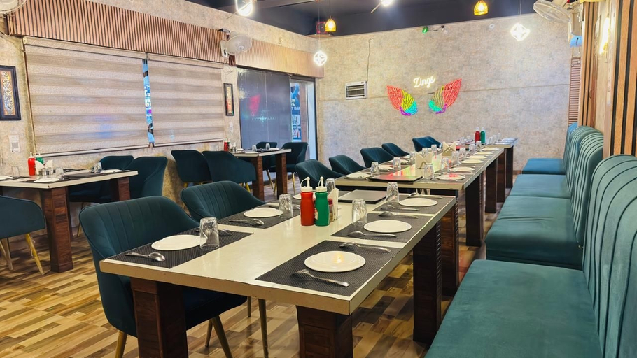 Dining 5, ZINGS HOTEL AND RESTRUANT, Etawah