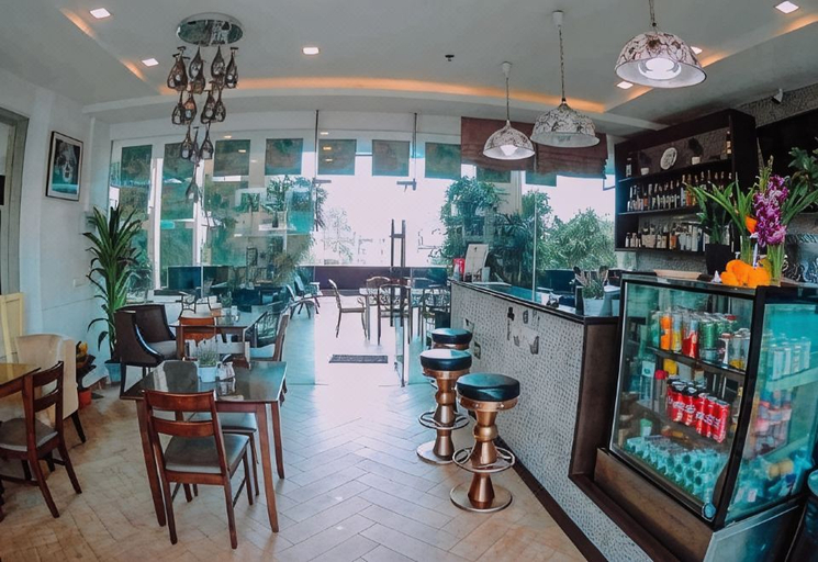 Food & Drinks 5, City Garden Tower Condominium, Pattaya