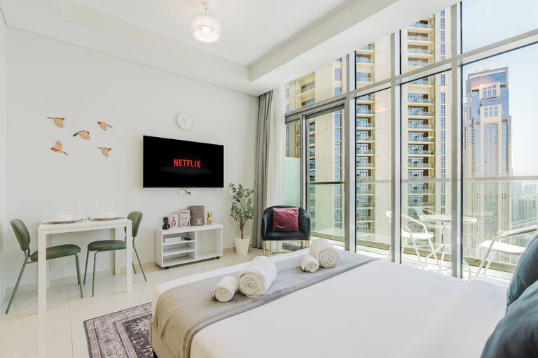 Room 3, PVH - Aykon City - Canal View Studio, Dubai