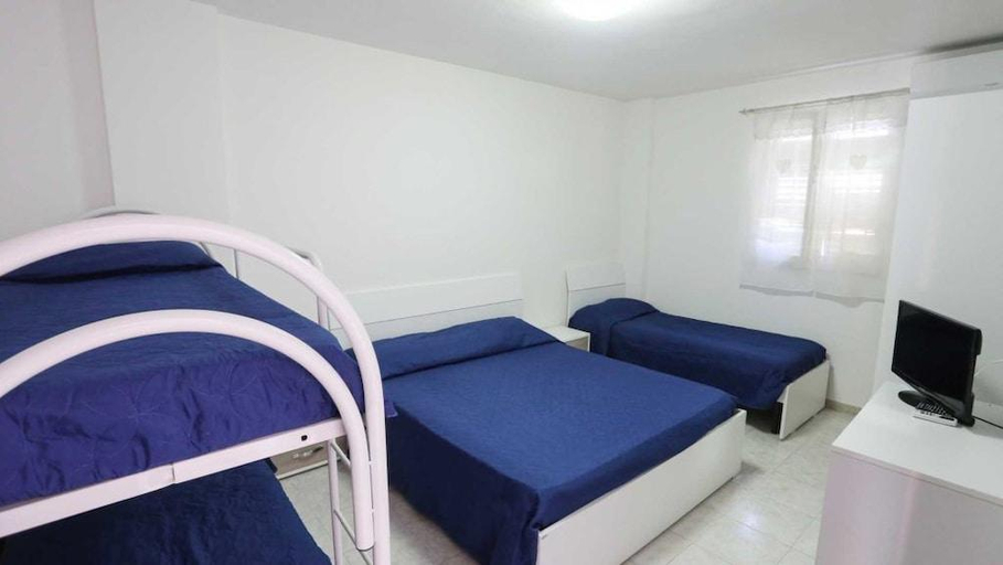 Bedroom 5, Camping B&B Lido di Salerno, Salerno