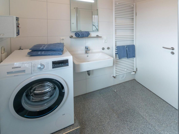 Bathroom 3, Holiday Apartment With 2 Bedrooms, Wittmund