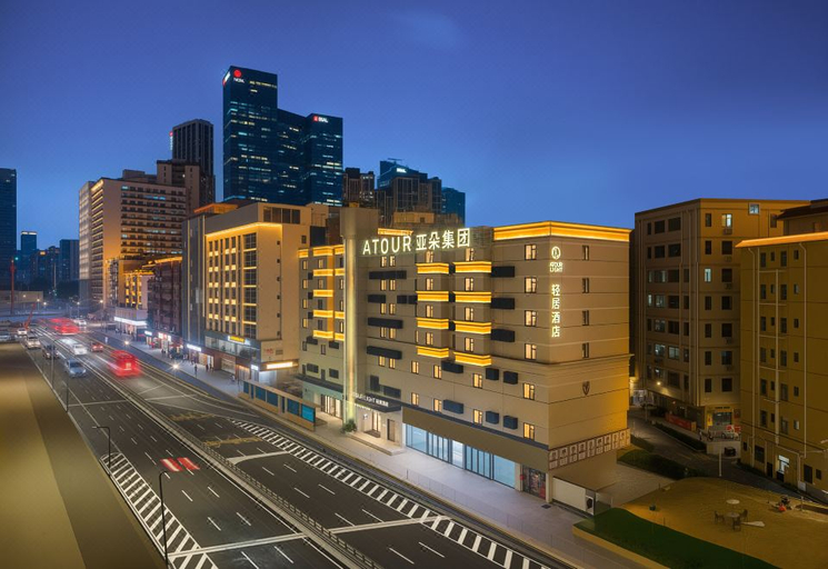 Exterior & Views