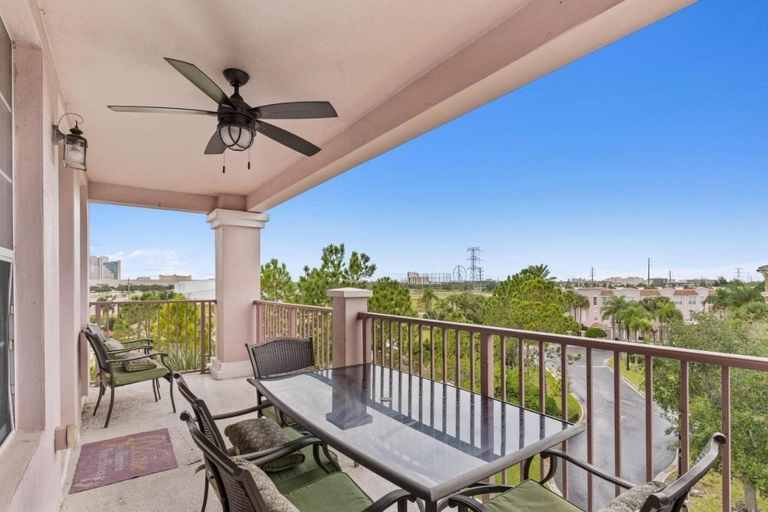 Outdoor dining 2, Spacious 4BR Vista Cay Retreat Near Universal, Orange