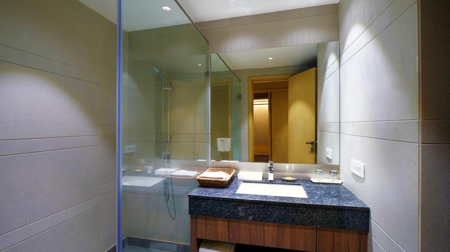 Bathroom 4, Orana Aurnum, Delhi