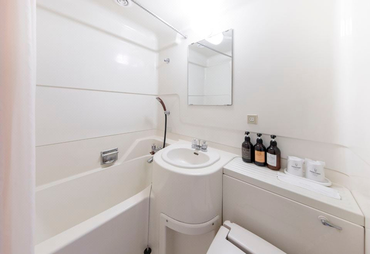 Bathroom, Dai-ni Sunny Stone Hotel, Suita