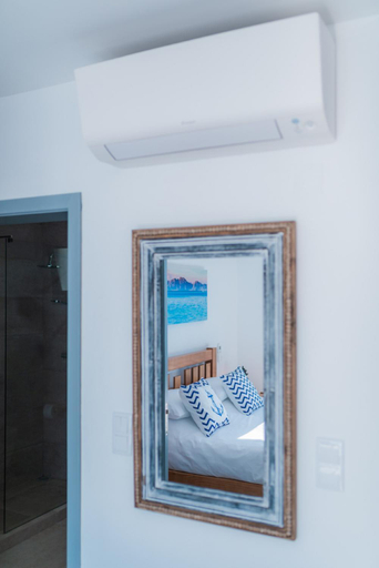 Bedroom 3, BLUE SEA VILLA with private heated Pool, Calheta