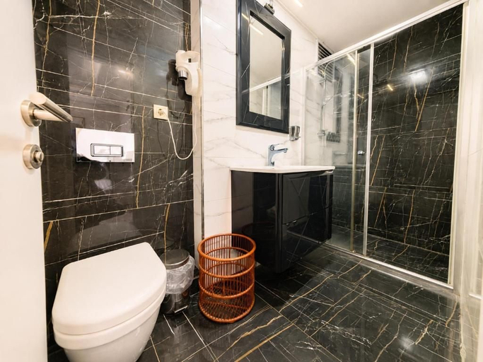 Bathroom 5, Grand Kavi Hotel, Fatih
