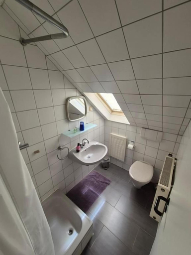 Bathroom 5, Hotel am Schenkelberg, Regionalverband Saarbrücken