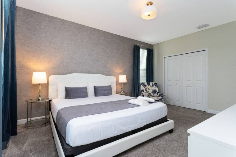 Room 5, 6BR Villa w/ Pool, Spa & Resort Close to Disney, Osceola