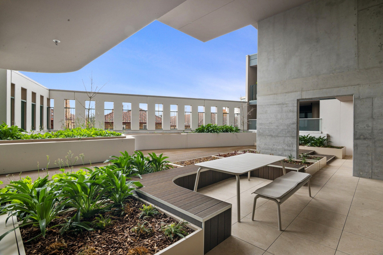 Exterior 5, Light-filled 3-bed Brand New Apartment, Melbourne