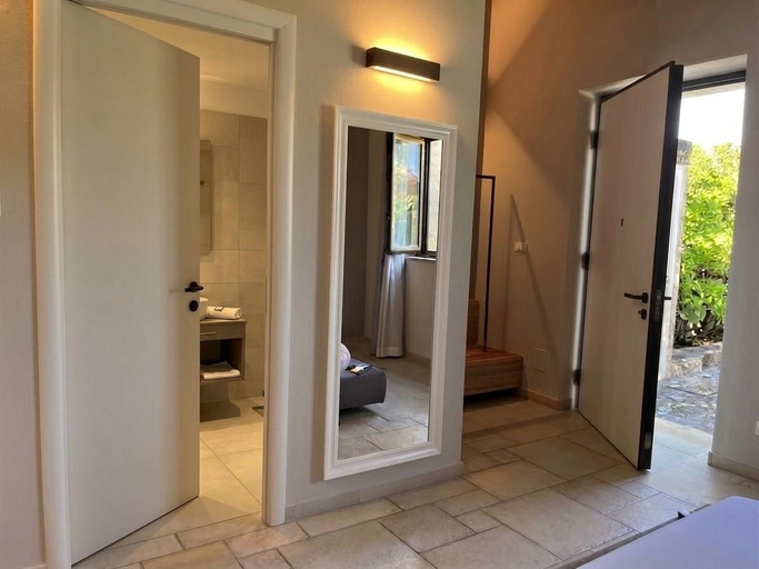 Bathroom 5, Masseria Santa Lucia, Matera