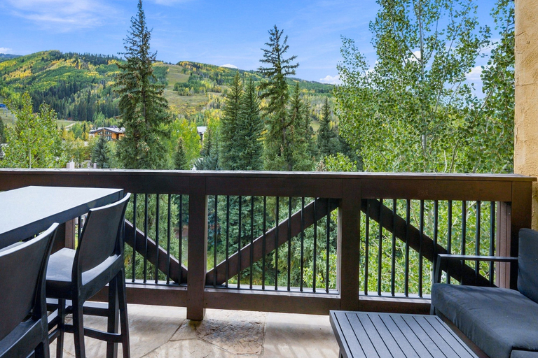 Outdoor dining 5, Vail Mountain View #402 4 Bedroom Condo, Eagle