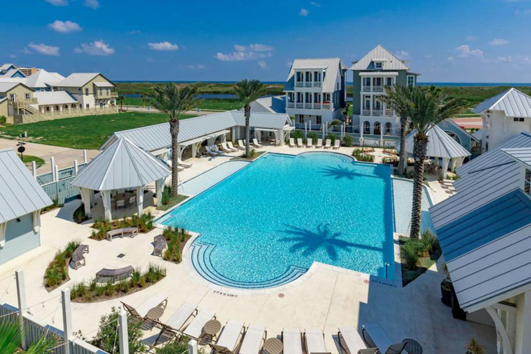 Outdoor pool 5, Palmilla Beach Resort-160 Sunset Avenue, Nueces