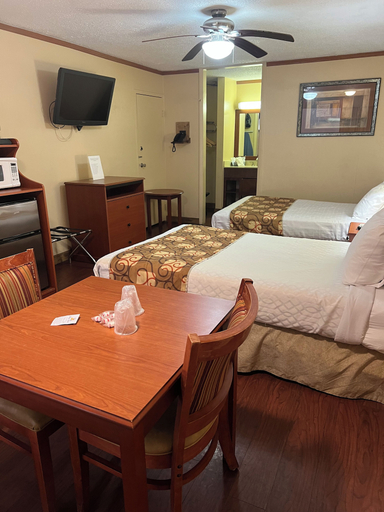 Bedroom 3, Red Rose Hotel, Alleghany