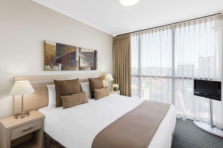 Bedroom 5, Oaks Brisbane on Charlotte Suites, Brisbane