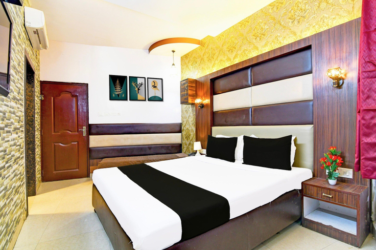 Room 5, Collection O Karaya Road Hotel New Diamond, Kolkata