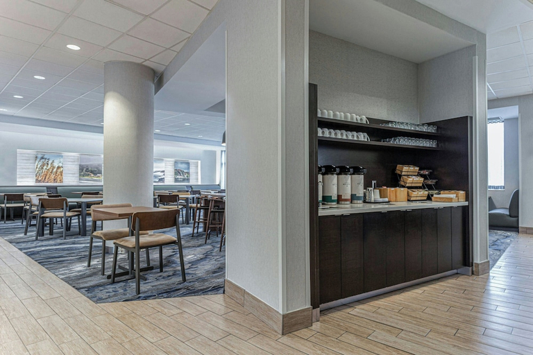 Food & Drinks 5, Fairfield Inn & Suites by Marriott St. John's Newfoundland, Division No. 1