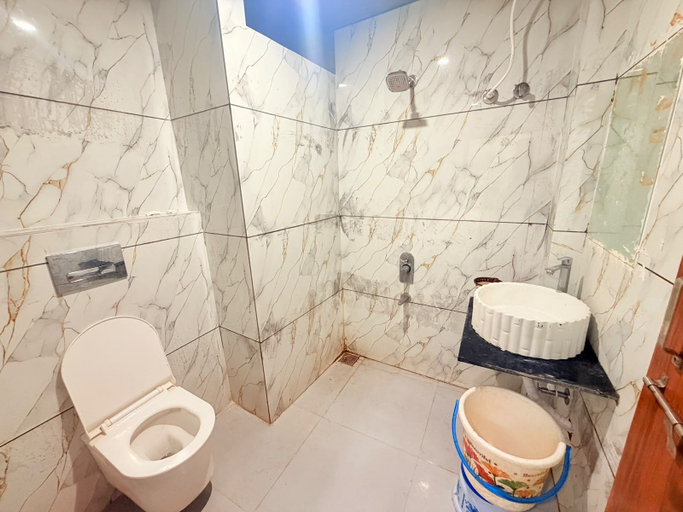 Bathroom 4, Hotel Mahakal Sagar, Ujjain