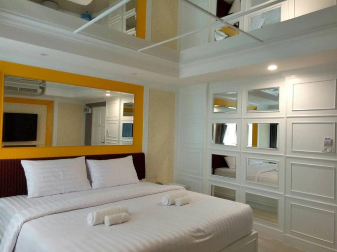 Room 4, Nava Grand Hotel, Thanyaburi
