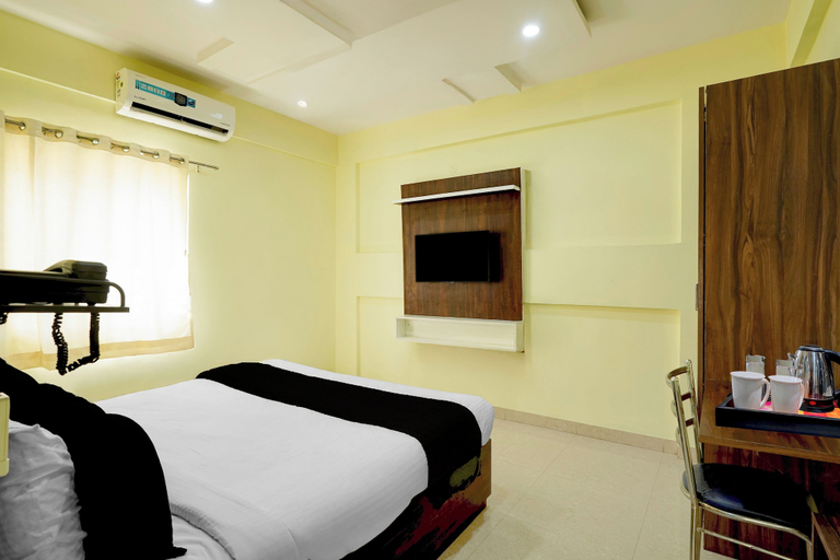 Room 5, Townhouse Airport Road Bangalore, Bangalore