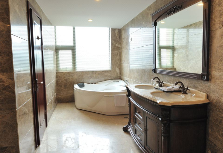 Bathroom 3, Yunhe Warwick International Hotel, Lishui