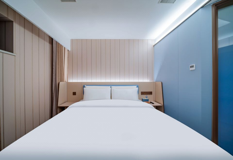 Bedroom 2, HanTing Residence (Zhongshan Third Hospital Gangding Subway Station), Guangzhou