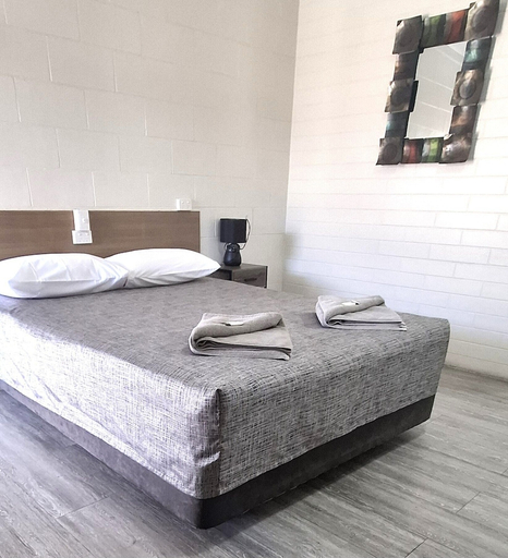 Bedroom 3, Burdekin Motor Inn, Burdekin