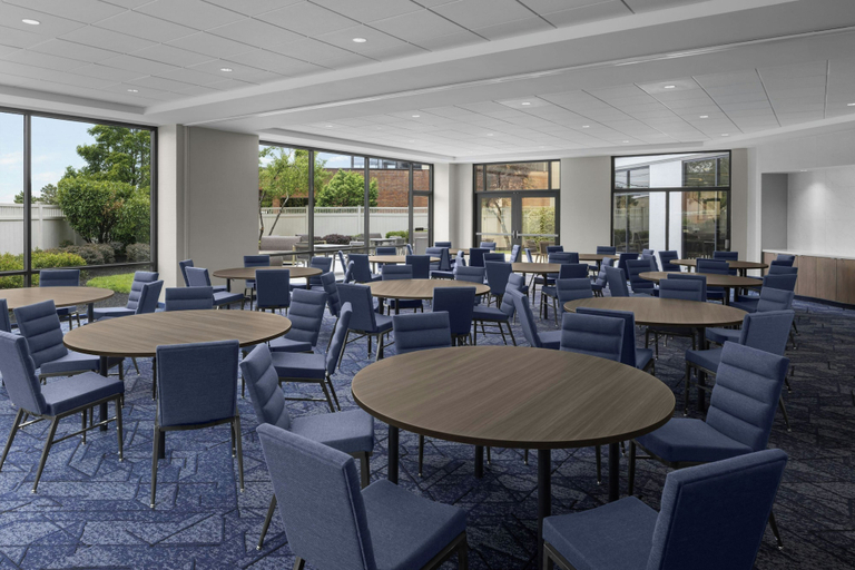 Food & Drinks 5, Courtyard by Marriott Lyndhurst Meadowlands, Bergen