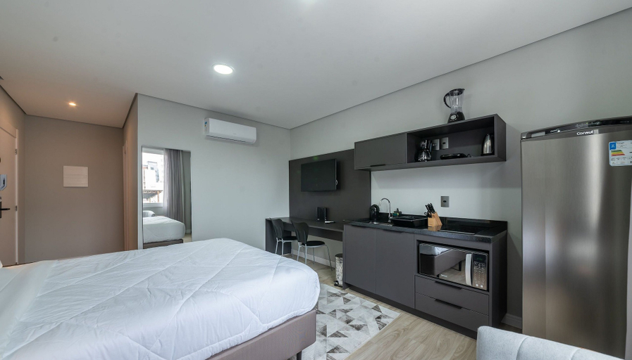 Room 2, Studio in Historic Center Near Santa Casa Tco0612, Porto Alegre