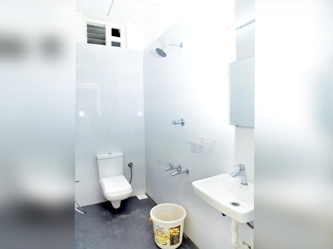 Bathroom 5, Devies Inn, Nagappattinam