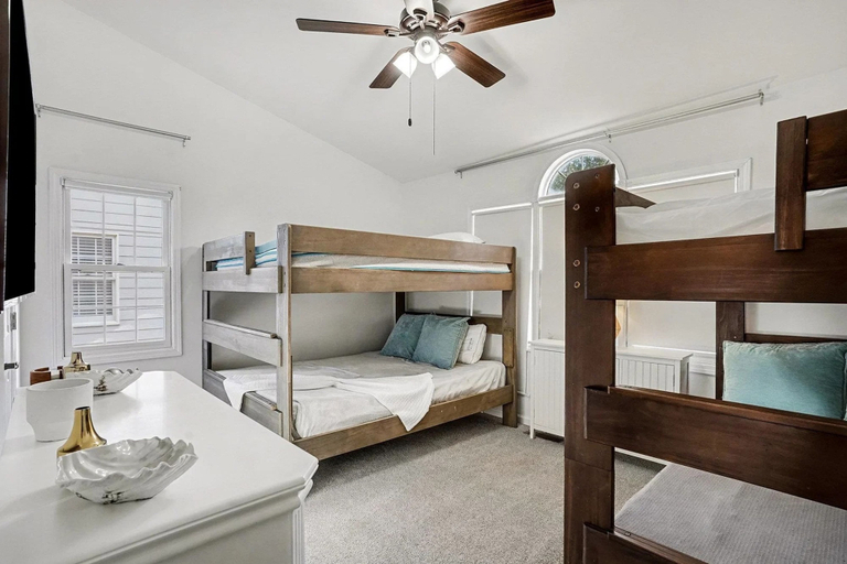 Room 2, Salt and Sand Myrtle Retreat, Horry