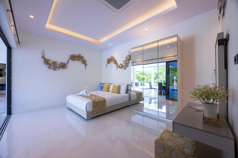 Room 2, Lakefront PoolVilla near GolfCourse(SGP), Cha-Am