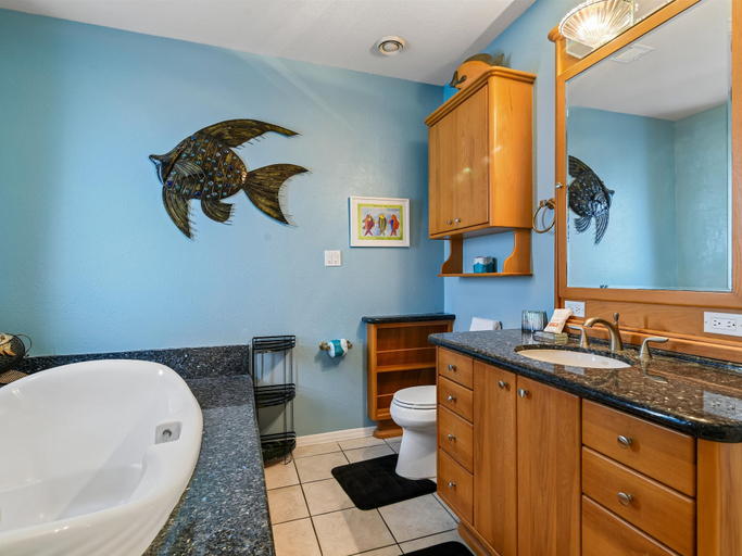Bathroom 4, Blue Moon by Ryson Vacation Rentals, Galveston