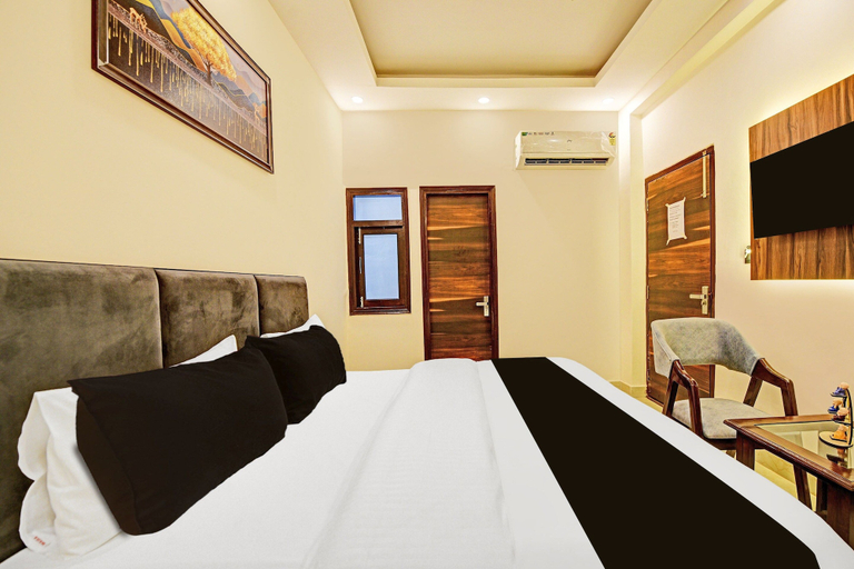 Room 3, Classic Charmwood Inn, Faridabad