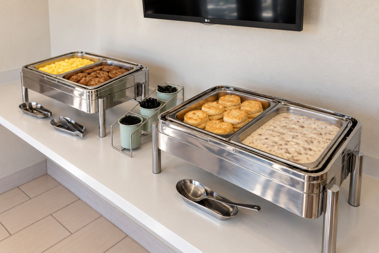 Food & Drinks 5, Quality Inn Winslow I-40, Navajo