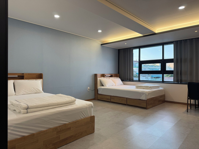 Bedroom 3, Mokpo White Windmill Guesthouse, Muan