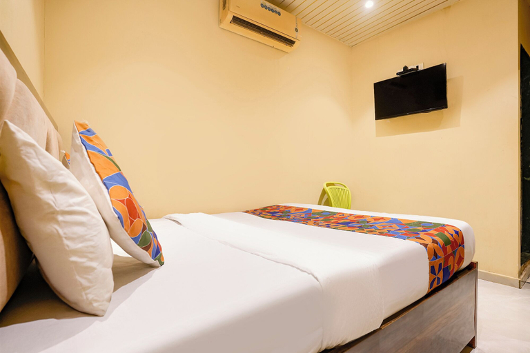 Room 4, FabHotel Grand Palace, Mumbai Suburban
