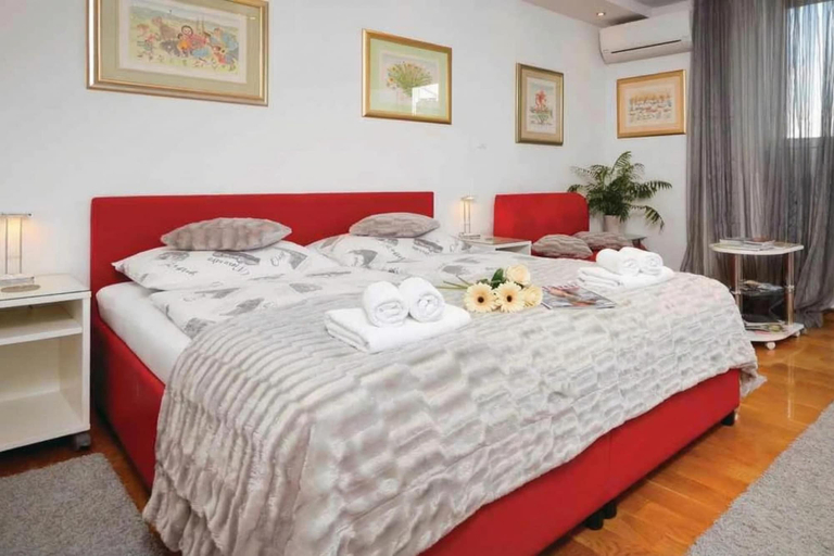 Room 4, Cozy penthouse with Panoramic view, Zagreb