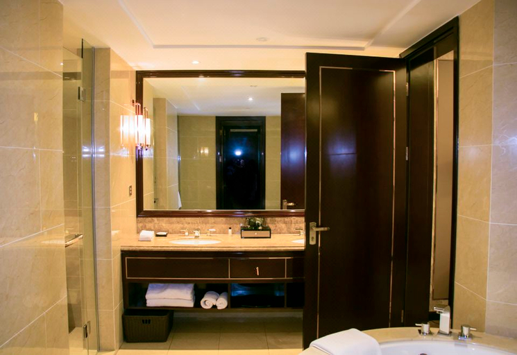 Bathroom 4, sunrev International Hotel, Yangzhou