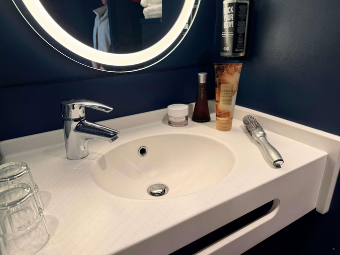 Bathroom 3, ibis Rennes Cesson, Ille-et-Vilaine