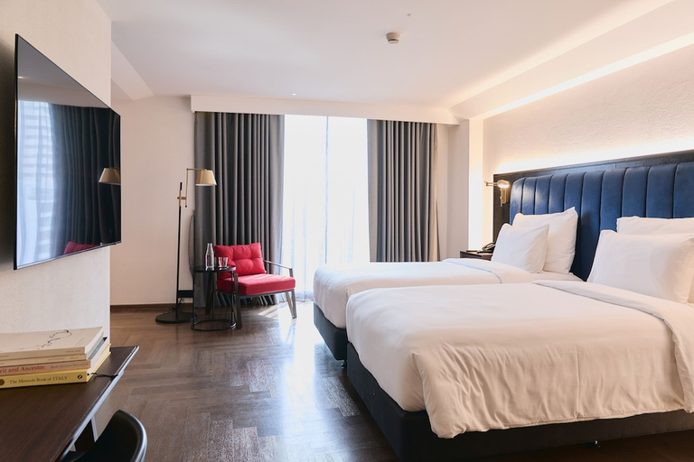Others 2, Public House Bangkok, a Member of Design Hotels, Wattana