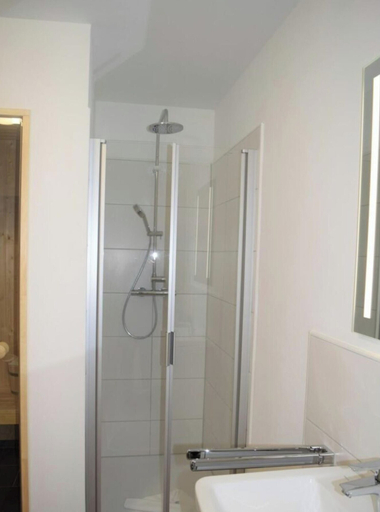 Bathroom 4, 50.4.n North Berth, Friesland