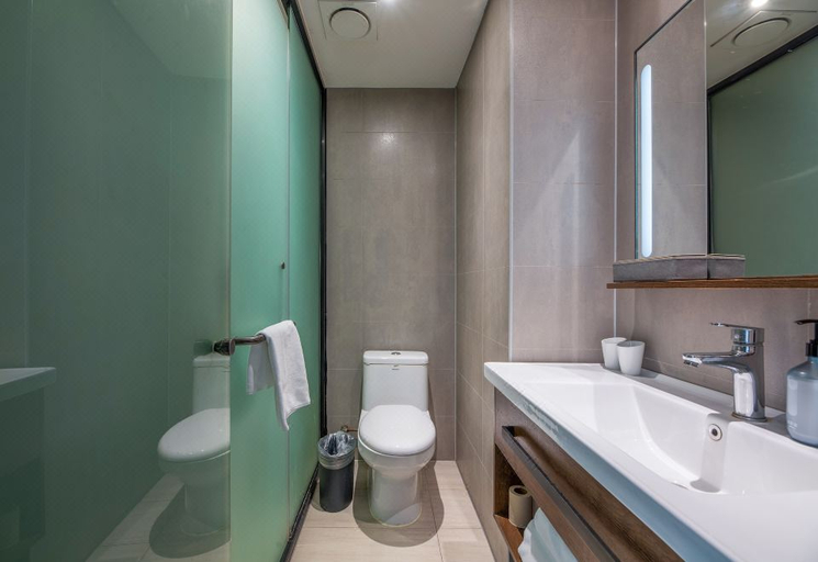Bathroom 3, Hanting Hotel Shijiazhuang Jianhe Bridge Metro Station, Shijiazhuang