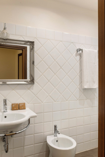 Bathroom 4, Hotel Cortina, Rome