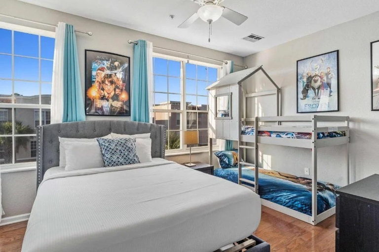 Room 5, Elegant 3-bedroom Townhome at Vista Cay, Orange