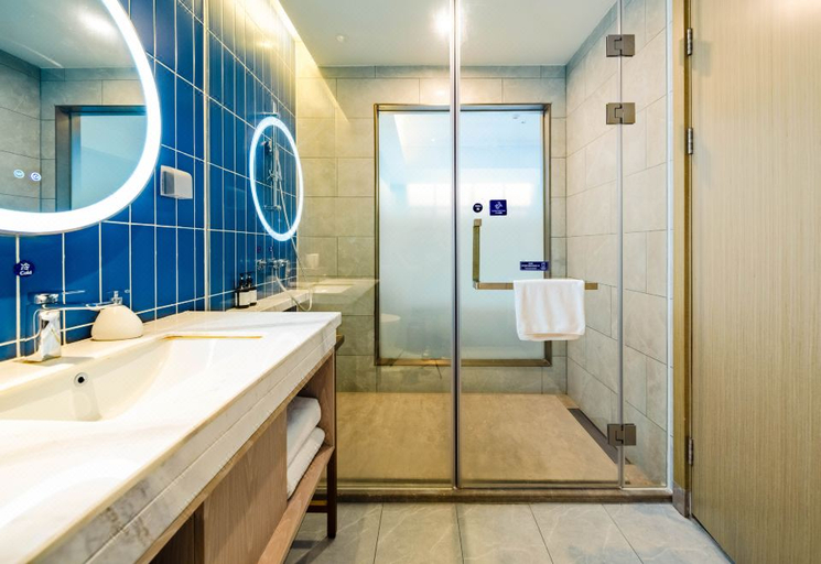 Bathroom 3, Kyriad Marvelous Hotel Dongguan Houjie Convention and Exhibition Center, Dongguan