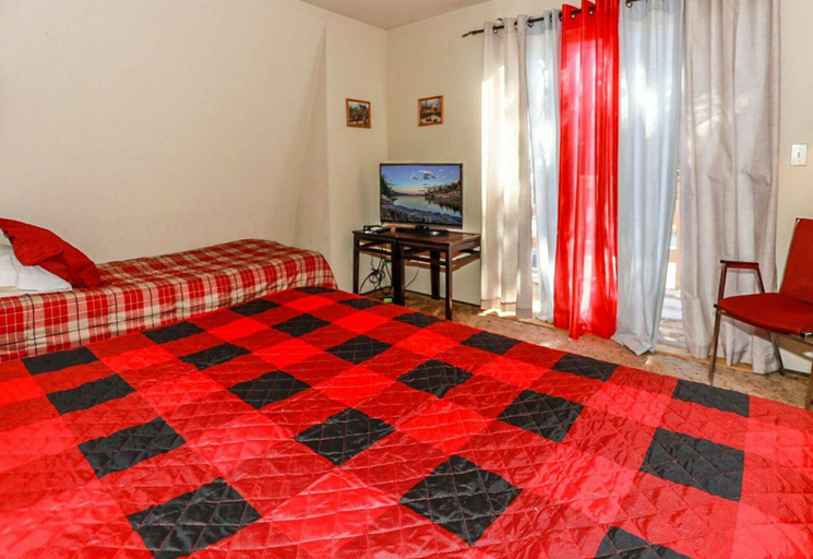 Bedroom 2, Country Cottage, San Bernardino