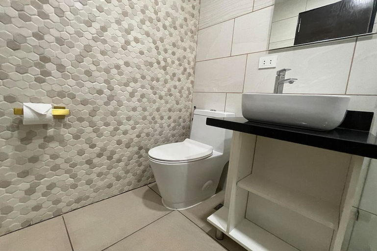 Bathroom 4, Rogen Inn, Davao City