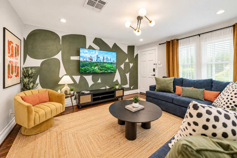 Room 5, Honky Tonk Heights Home I 2 Kings I EV I Fire Pit, Houston