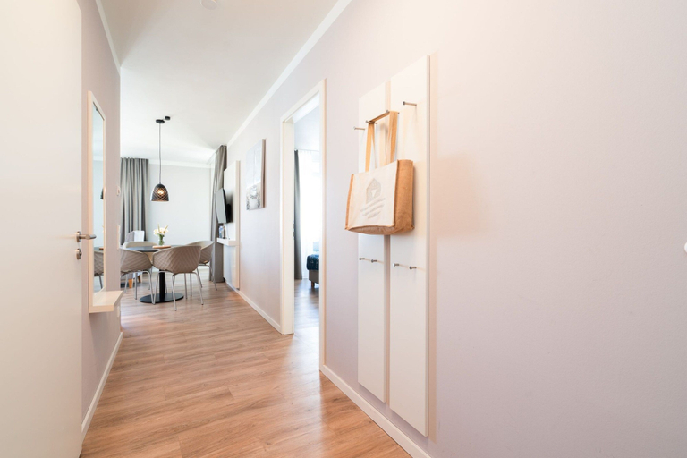 Dining 3, Modern Holiday Apartment With Sunny Loggia, Lübeck